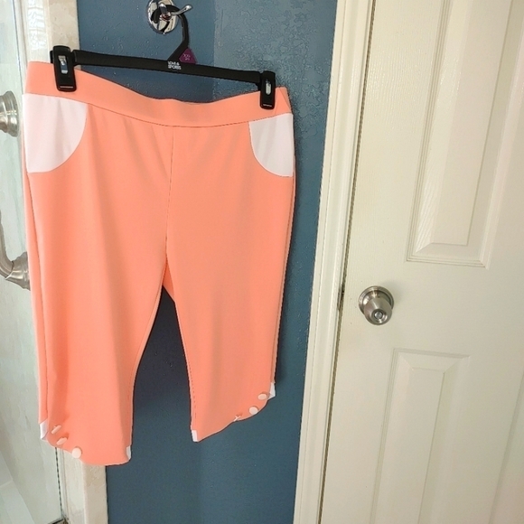 NWOT Elastic Waist Peach and White Stretchy Capris XXL - Picture 2 of 8